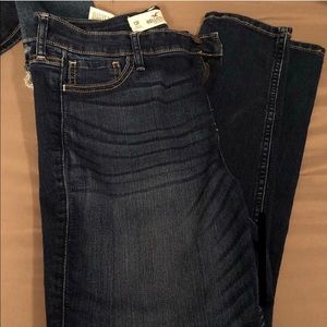 Hollister skinny jeans never worn
